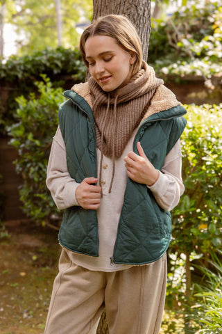 Blu Pepper - QUILTED ZIP UP FLEECE LINED PUFFER VEST: HUNTER GREEN