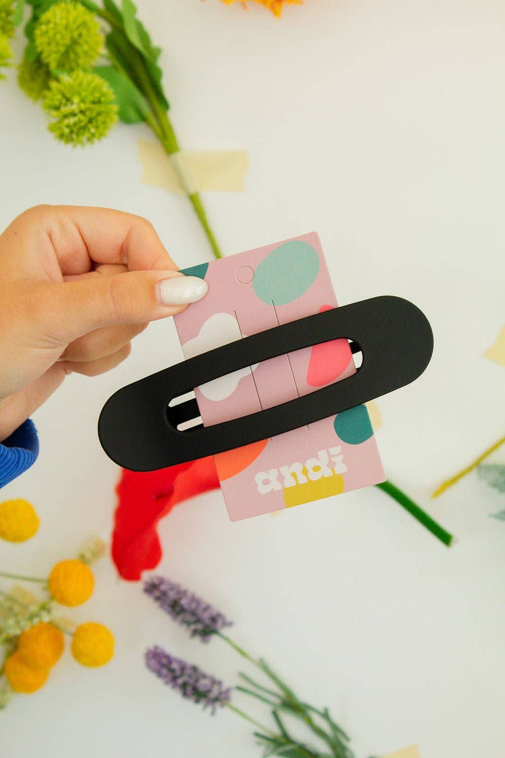Shop ANDi - Oversized Flat Claw Clip: Black