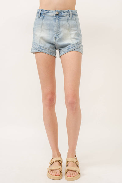 Aaron & Amber - MAP2736 -STRETCHED DENIM SHORTS W/CURVE HEM: DENIM / M