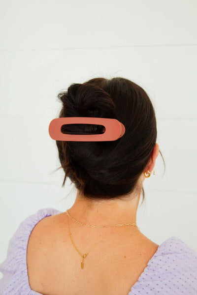 Shop ANDi - Oversized Flat Claw Clip: Black