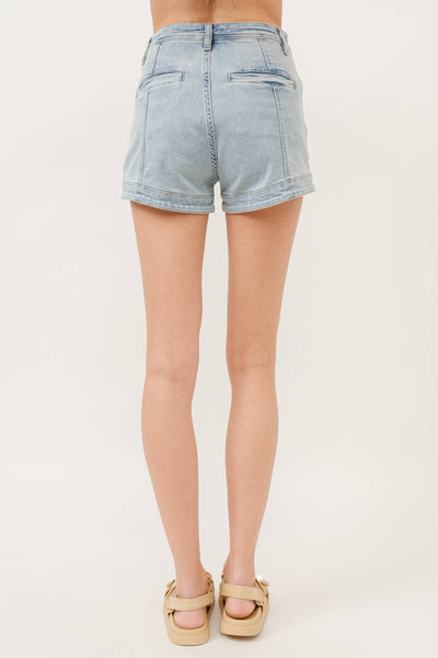 Aaron & Amber - MAP2736 -STRETCHED DENIM SHORTS W/CURVE HEM: DENIM / M