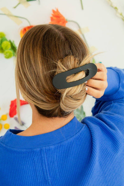 Shop ANDi - Oversized Flat Claw Clip: Black